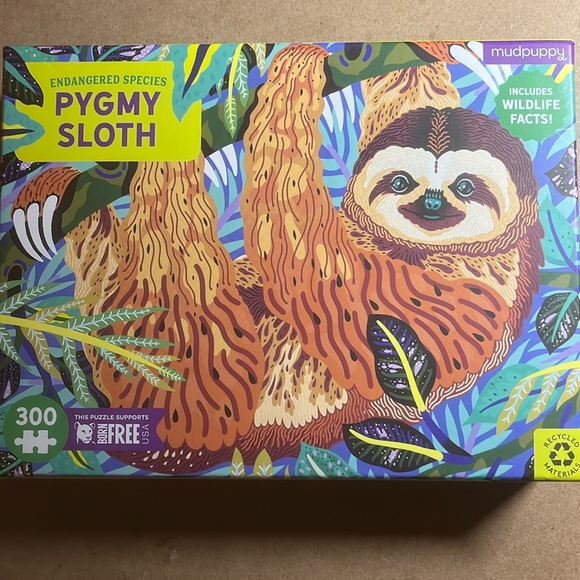 mudpuppy Other - 🧩 300 piece Factory Sealed Mudpuppy “Endangered Species Pygmy Sloth”. Beautiful
